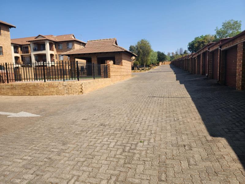 To Let 3 Bedroom Property for Rent in Erand Gardens Gauteng