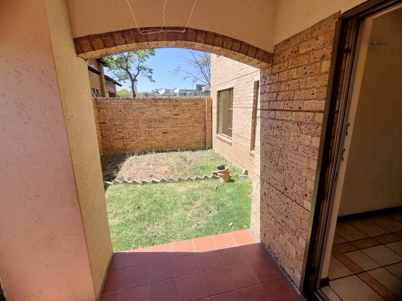 To Let 3 Bedroom Property for Rent in Erand Gardens Gauteng