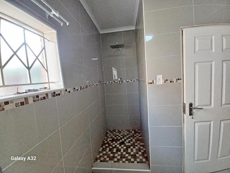 3 Bedroom Property for Sale in Clayville Gauteng