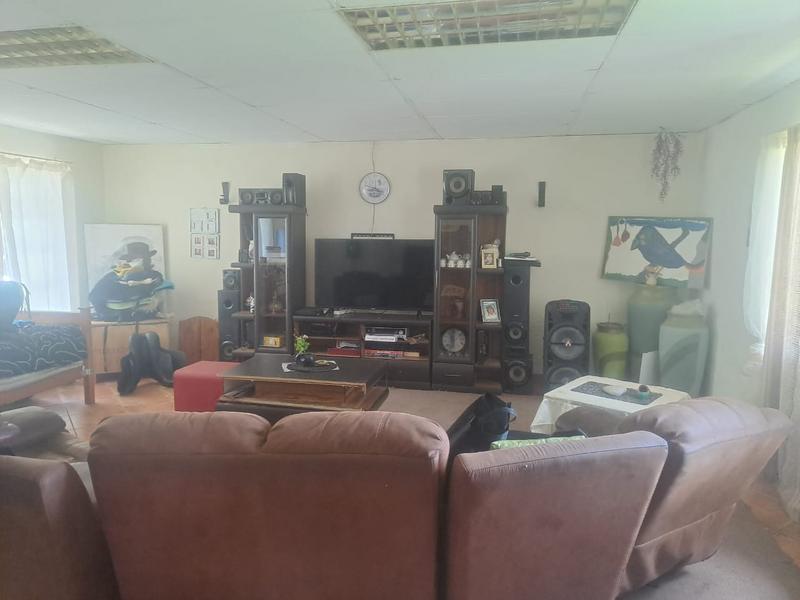 4 Bedroom Property for Sale in Mnandi Gauteng