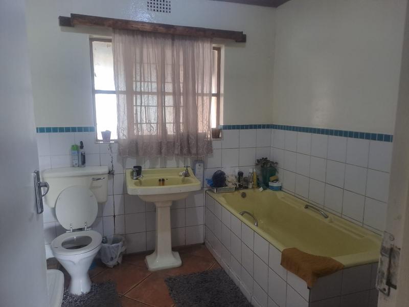 4 Bedroom Property for Sale in Mnandi Gauteng