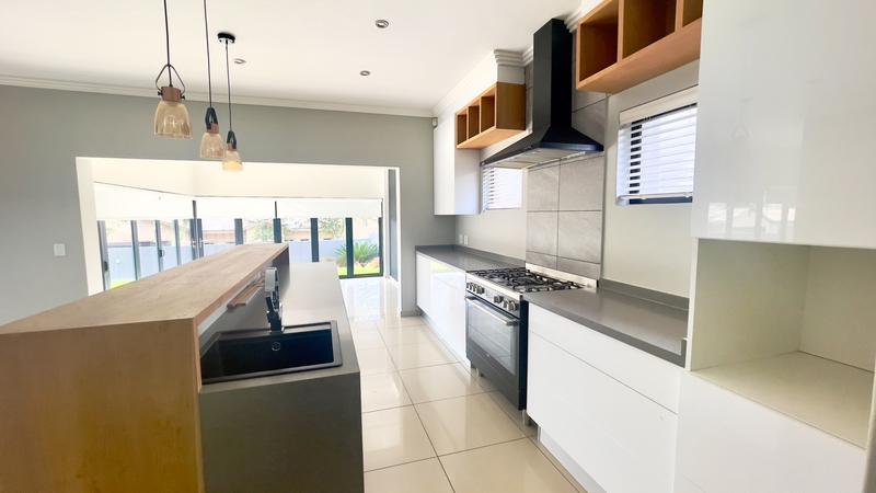 4 Bedroom Property for Sale in Barbeque Downs Gauteng