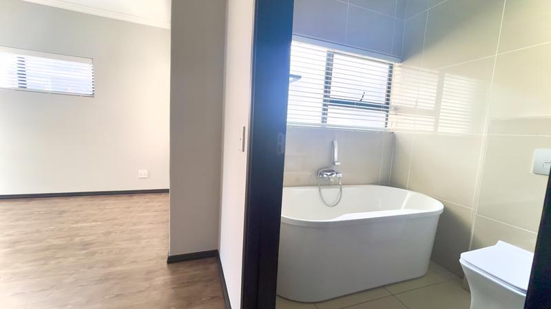 4 Bedroom Property for Sale in Barbeque Downs Gauteng