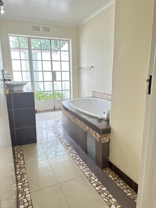 To Let 3 Bedroom Property for Rent in Bryanston Gauteng