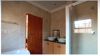 3 Bedroom Property for Sale in Thatchfield Gauteng