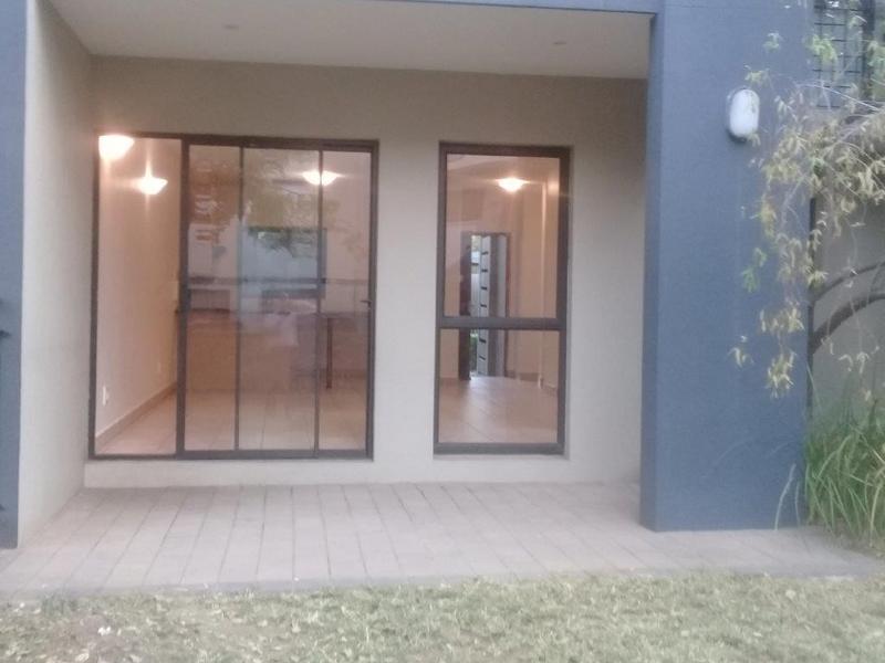 To Let 2 Bedroom Property for Rent in Fourways Gauteng