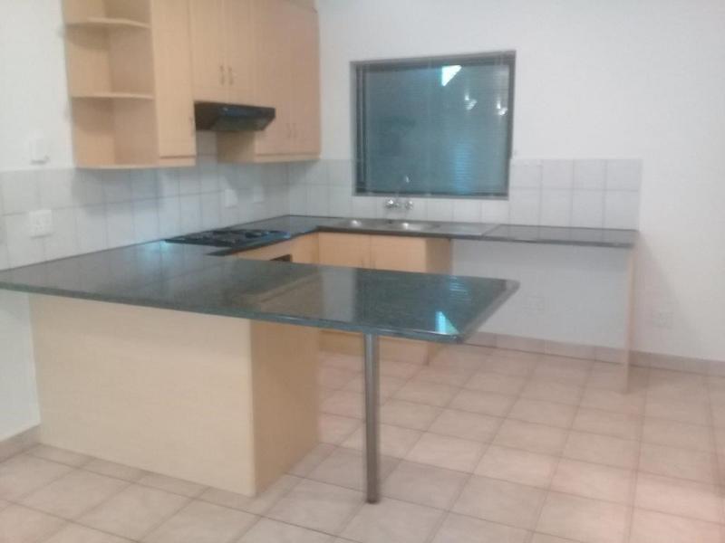 To Let 2 Bedroom Property for Rent in Fourways Gauteng