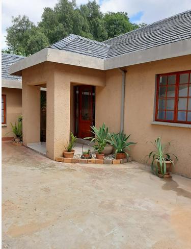 To Let 1 Bedroom Property for Rent in Houghton Gauteng