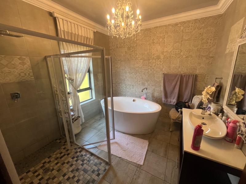 To Let 3 Bedroom Property for Rent in Waterkloof Ridge Gauteng