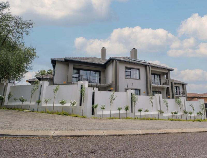 To Let 3 Bedroom Property for Rent in Waterkloof Ridge Gauteng