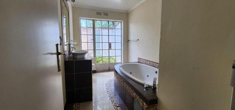 To Let 3 Bedroom Property for Rent in Bryanston Gauteng