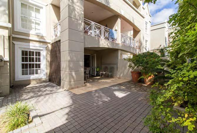 To Let 2 Bedroom Property for Rent in Sandown Gauteng