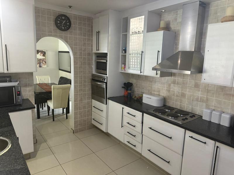 To Let 4 Bedroom Property for Rent in The Reeds Gauteng