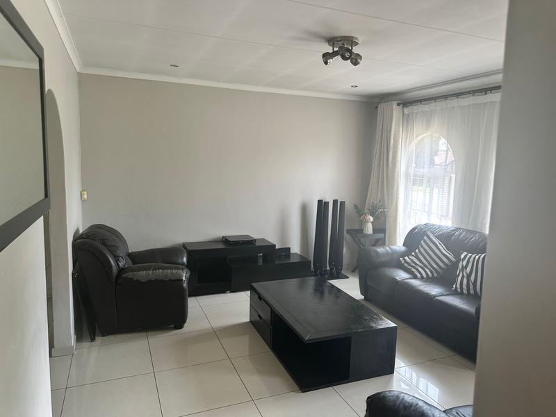 4 Bedroom Property for Sale in The Reeds Gauteng