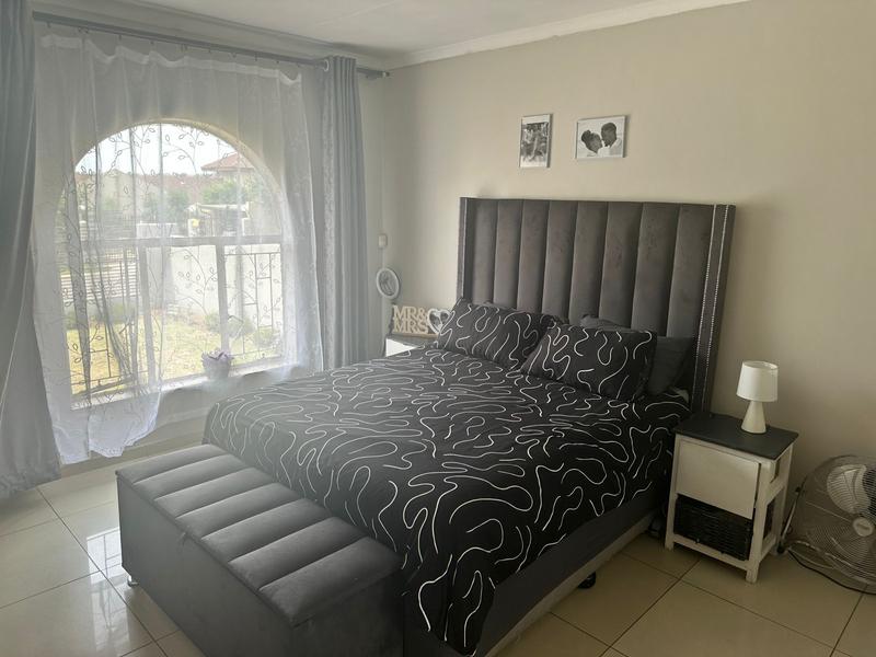 To Let 4 Bedroom Property for Rent in The Reeds Gauteng