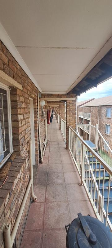 1 Bedroom Property for Sale in Elspark Gauteng