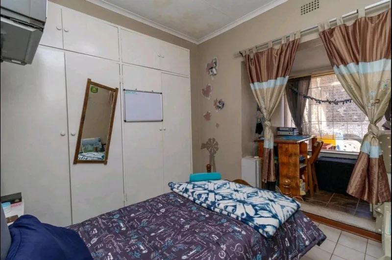 To Let 3 Bedroom Property for Rent in Bonaero Park Gauteng