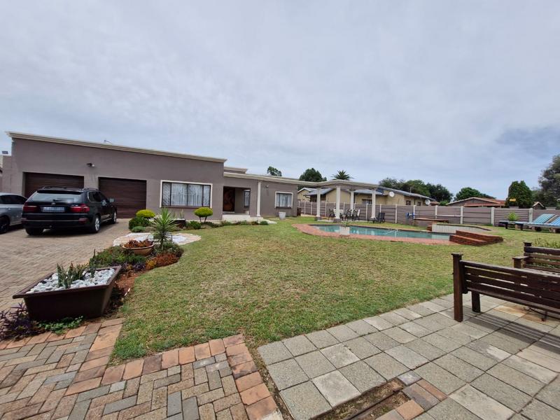 4 Bedroom Property for Sale in Birch Acres Gauteng