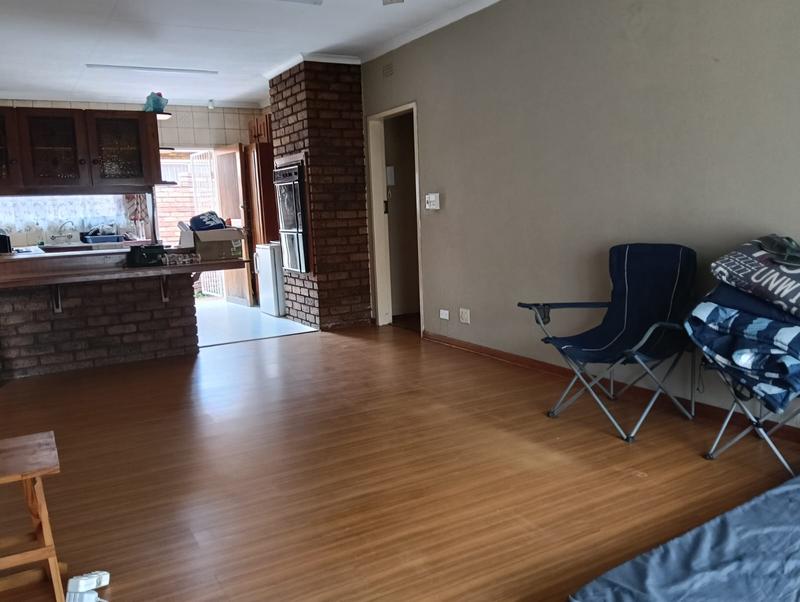 To Let 3 Bedroom Property for Rent in Petersfield Gauteng