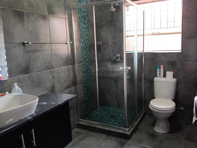 To Let 3 Bedroom Property for Rent in Petersfield Gauteng