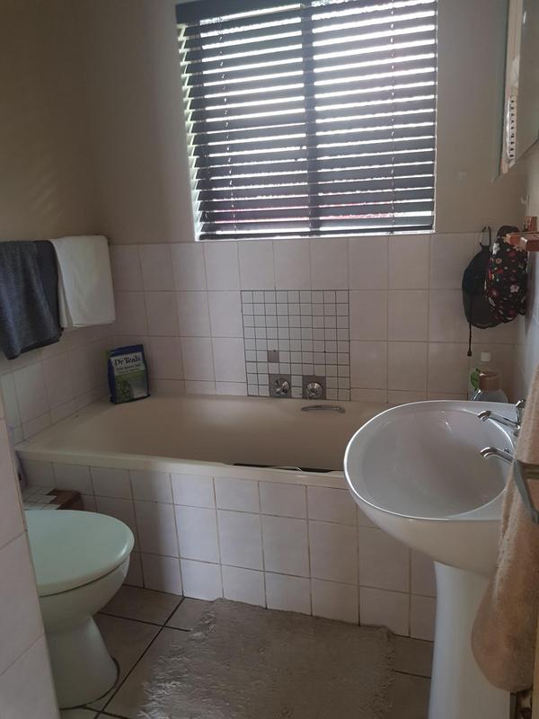 To Let 2 Bedroom Property for Rent in Rooihuiskraal North Gauteng