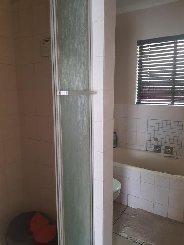 To Let 2 Bedroom Property for Rent in Rooihuiskraal North Gauteng