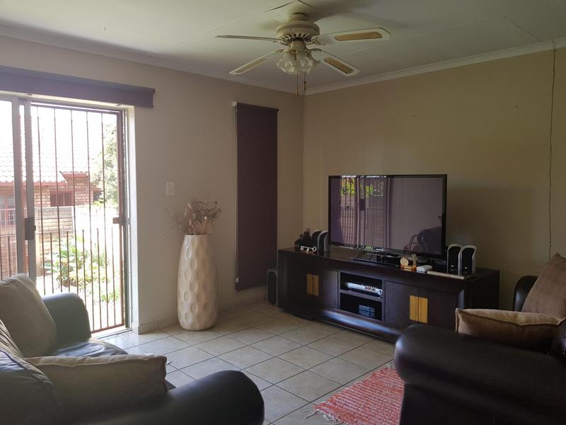 To Let 2 Bedroom Property for Rent in Rooihuiskraal North Gauteng