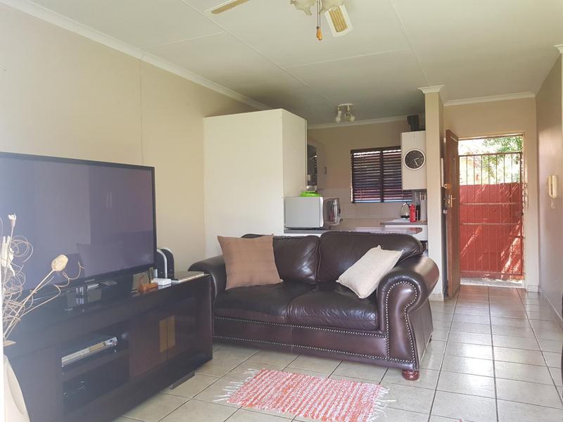 To Let 2 Bedroom Property for Rent in Rooihuiskraal North Gauteng