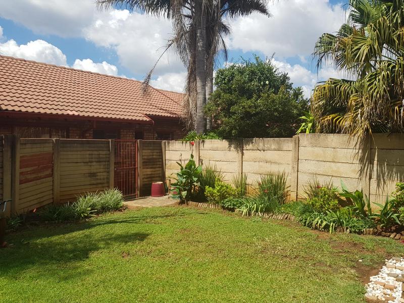 To Let 2 Bedroom Property for Rent in Rooihuiskraal North Gauteng