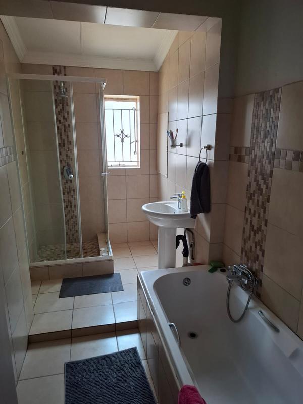 To Let 3 Bedroom Property for Rent in Silverton Gauteng