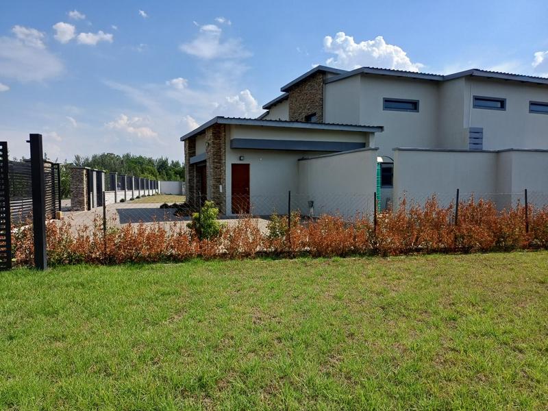 To Let 5 Bedroom Property for Rent in Lanseria Gauteng