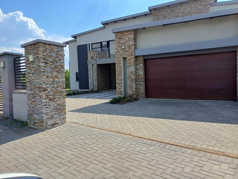 To Let 5 Bedroom Property for Rent in Lanseria Gauteng