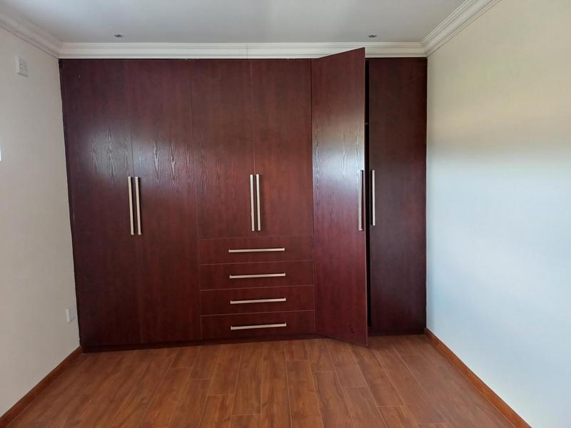 To Let 5 Bedroom Property for Rent in Lanseria Gauteng