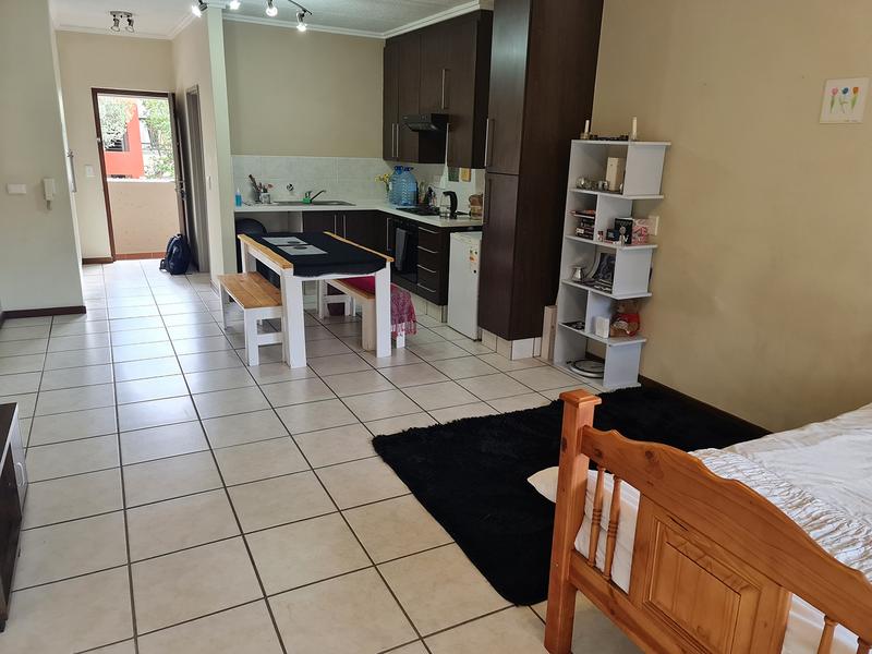 1 Bedroom Property for Sale in Lonehill Gauteng