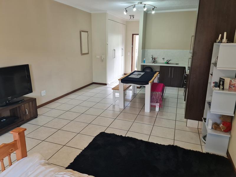 1 Bedroom Property for Sale in Lonehill Gauteng