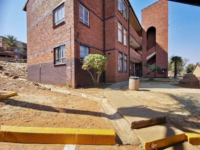 To Let 2 Bedroom Property for Rent in Laudium Gauteng