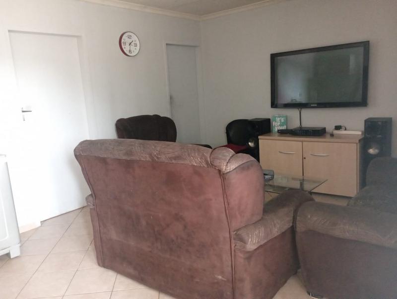 2 Bedroom Property for Sale in Olievenhoutbosch Gauteng