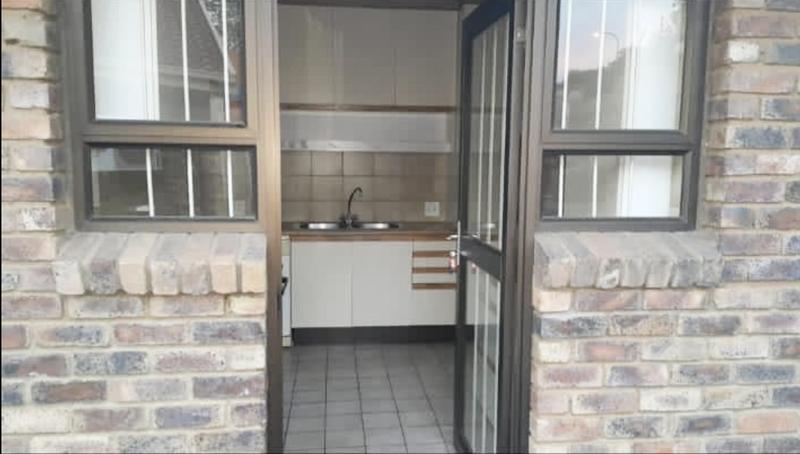 To Let 1 Bedroom Property for Rent in Vorna Valley Gauteng