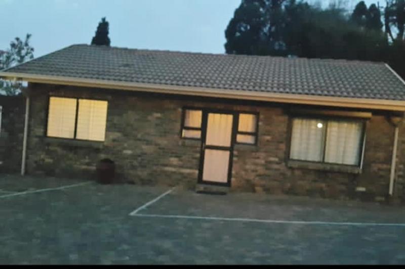 To Let 1 Bedroom Property for Rent in Vorna Valley Gauteng