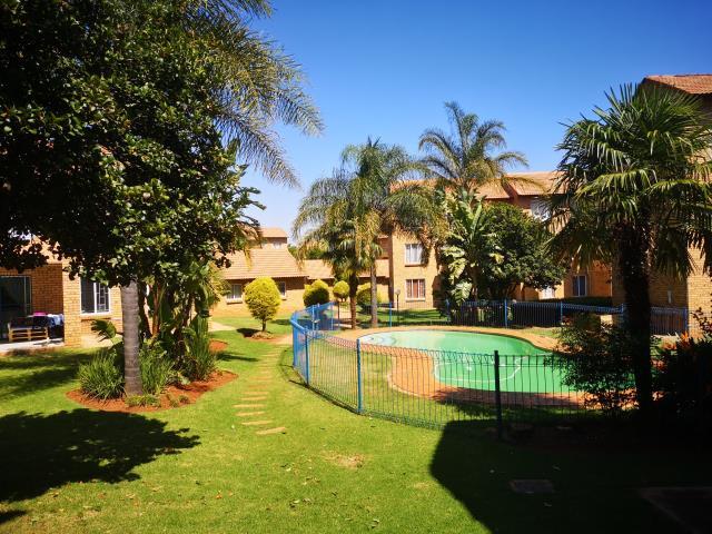 To Let 1 Bedroom Property for Rent in Die Hoewes Gauteng