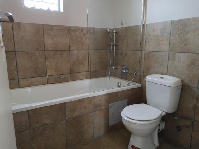 To Let 2 Bedroom Property for Rent in Rooihuiskraal North Gauteng