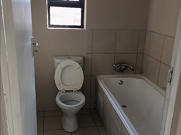 2 Bedroom Property for Sale in Dunnottar Gauteng