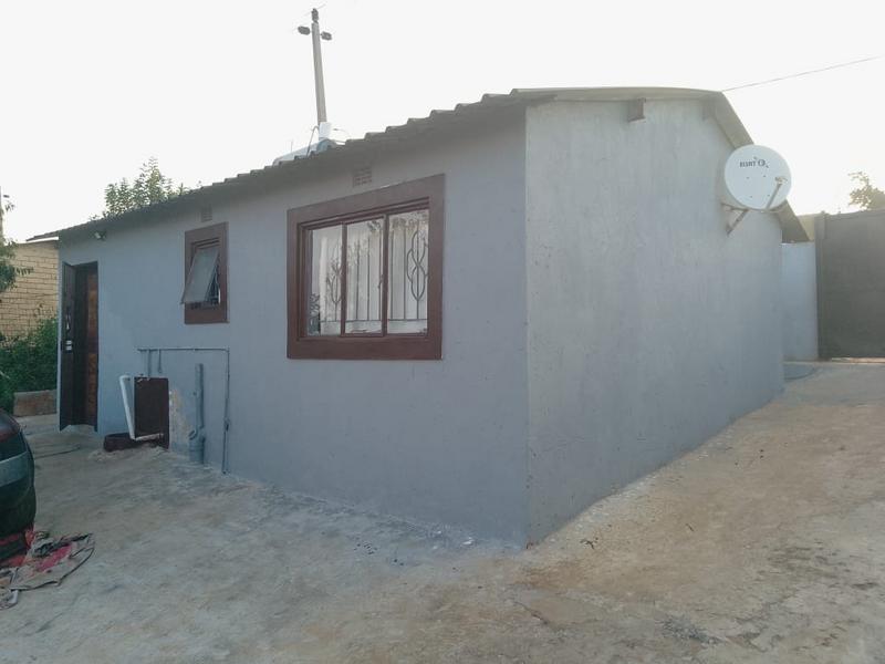 2 Bedroom Property for Sale in Tshepisong Gauteng