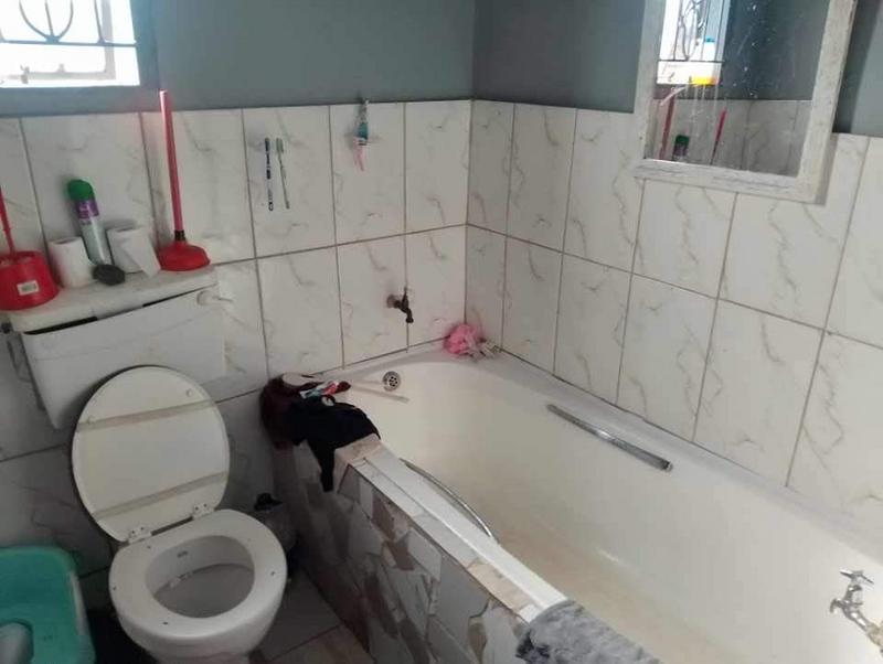 2 Bedroom Property for Sale in Tshepisong Gauteng