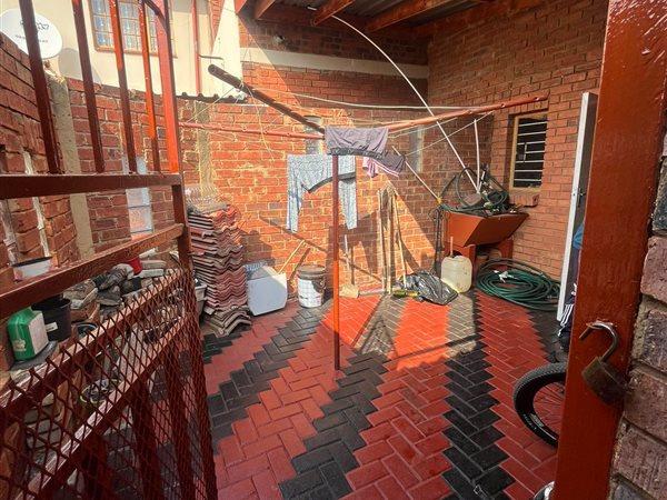 6 Bedroom Property for Sale in Lenasia South Gauteng