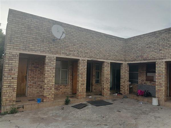 4 Bedroom Property for Sale in Zakariyya Park Gauteng