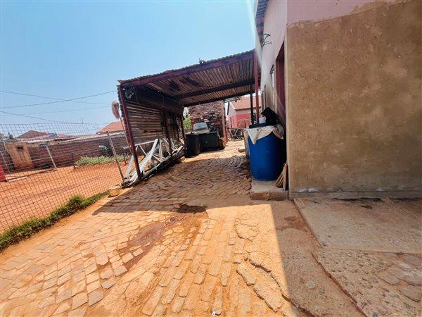 2 Bedroom Property for Sale in Lehae Gauteng