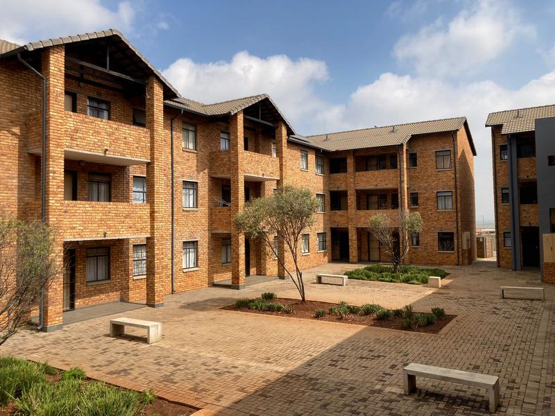 To Let 2 Bedroom Property for Rent in Sky City Gauteng