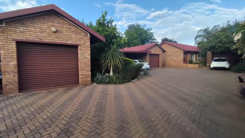 3 Bedroom Property for Sale in Clubview Gauteng