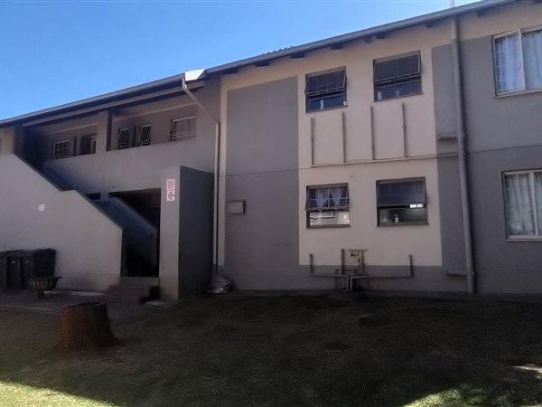 3 Bedroom Property for Sale in Die Hoewes Gauteng